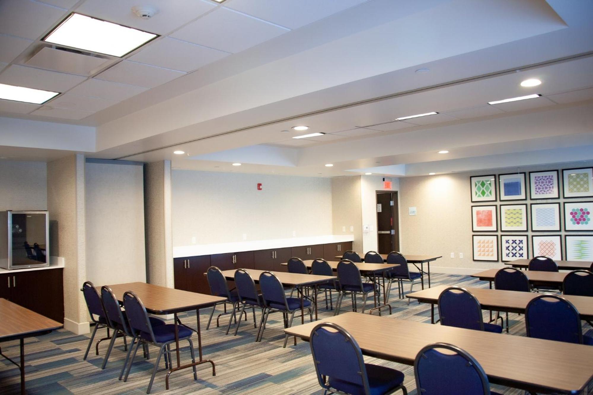 Holiday Inn Express & Suites Overland Park By Ihg Екстериор снимка