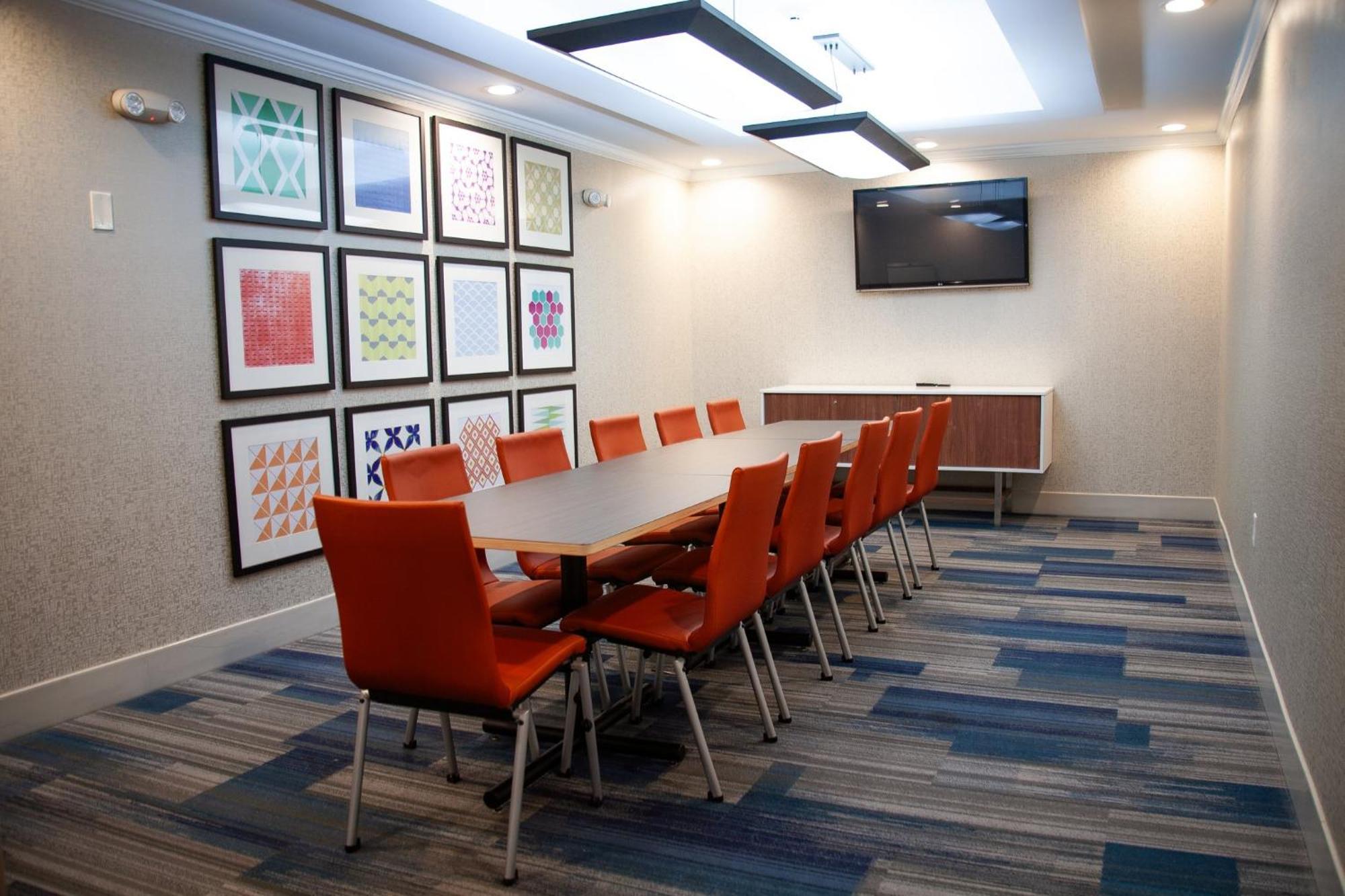 Holiday Inn Express & Suites Overland Park By Ihg Екстериор снимка