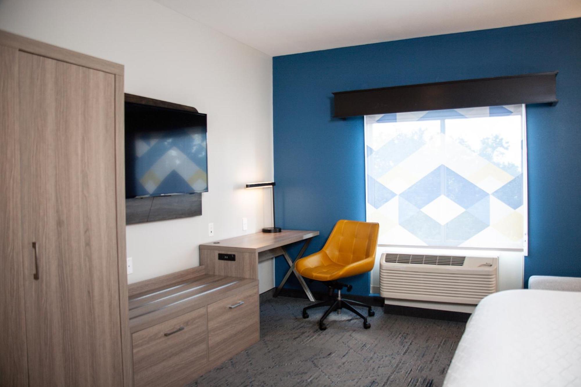 Holiday Inn Express & Suites Overland Park By Ihg Екстериор снимка