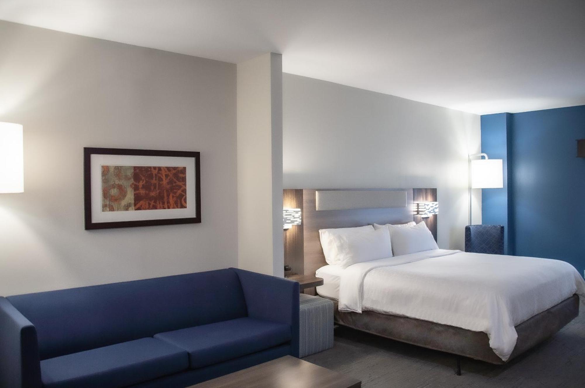 Holiday Inn Express & Suites Overland Park By Ihg Екстериор снимка