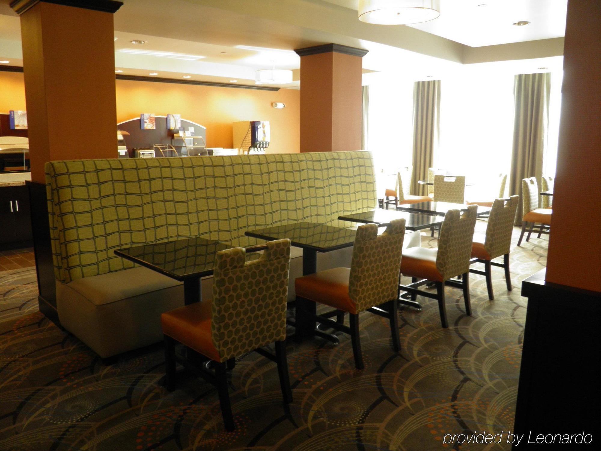 Holiday Inn Express & Suites Overland Park By Ihg Екстериор снимка