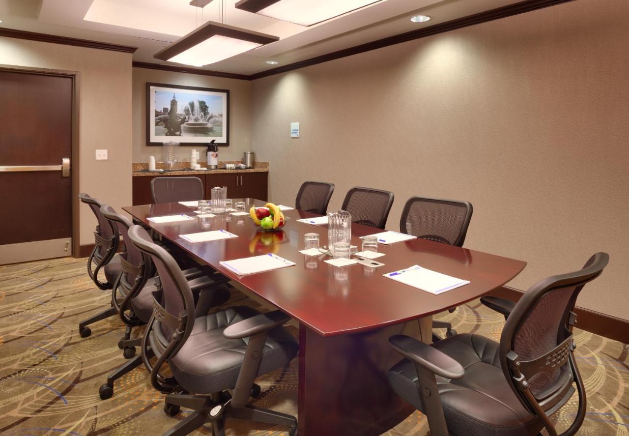 Holiday Inn Express & Suites Overland Park By Ihg Екстериор снимка
